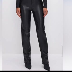 Good American Straight FAUX LEATHER PANTS in Black001